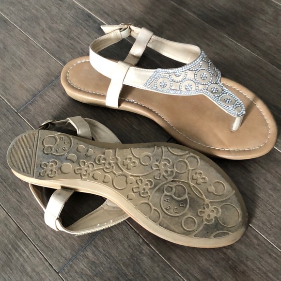 4/35$ 🌈 Sandals - Picture 3 of 3